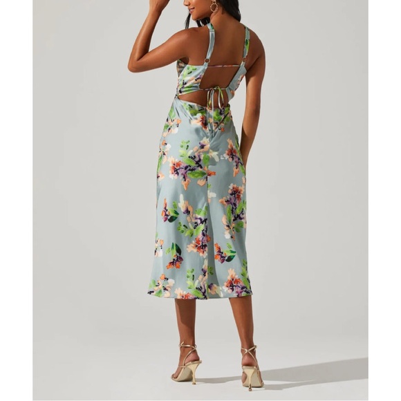 ASTR Sandrine Floral Halter Dress in Sage Orange Floral - Picture 5 of 16